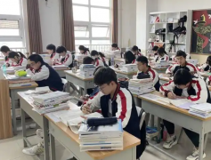 沟通与支撑体系会深度分析每位学生的错题散布与作答进程