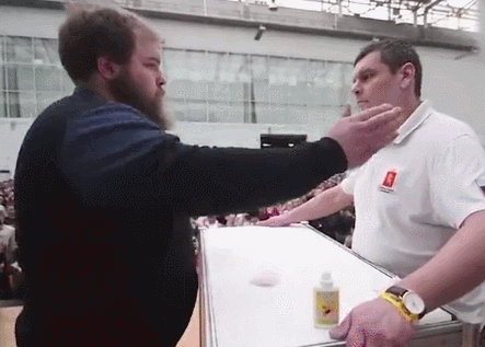 真会玩！做鬼脸、背媳妇……世界奇葩比赛知多少？